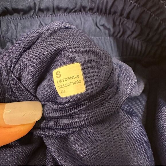 NWT small Lululemon Shake It Out HR Run Short 2.5” Deep Sea/ Cobalt Blue - Picture 7 of 7